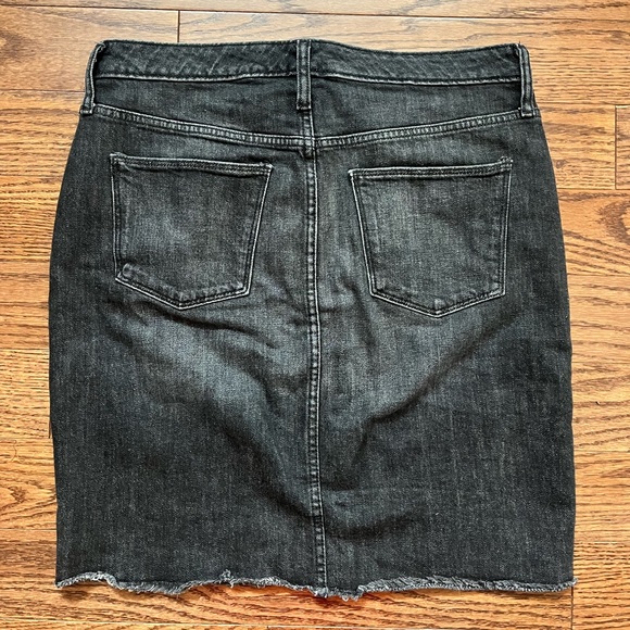 MID THIGH BLACK DENIM SKIRT SIZE 10 - Picture 2 of 3
